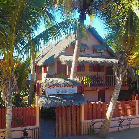 hotel trecicogne Morondava Exterior foto