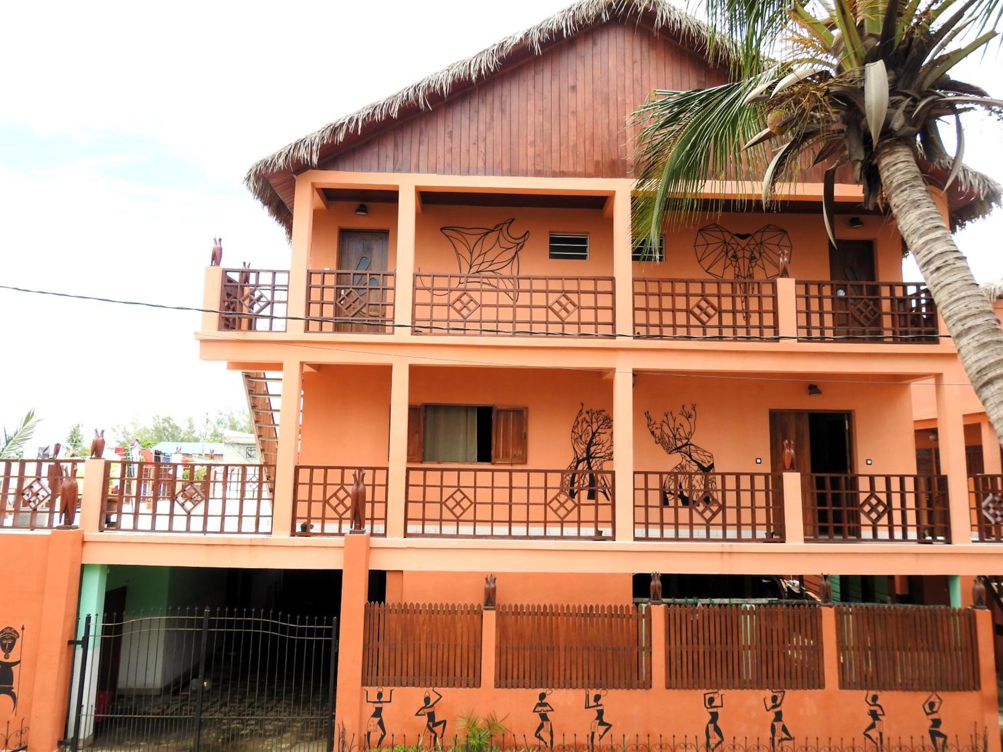 hotel trecicogne Morondava Exterior foto