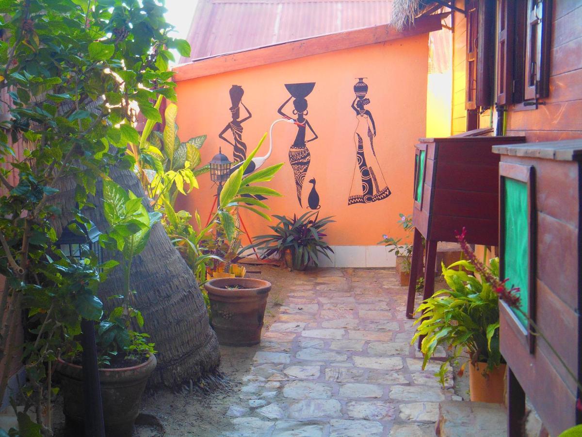 hotel trecicogne Morondava Exterior foto
