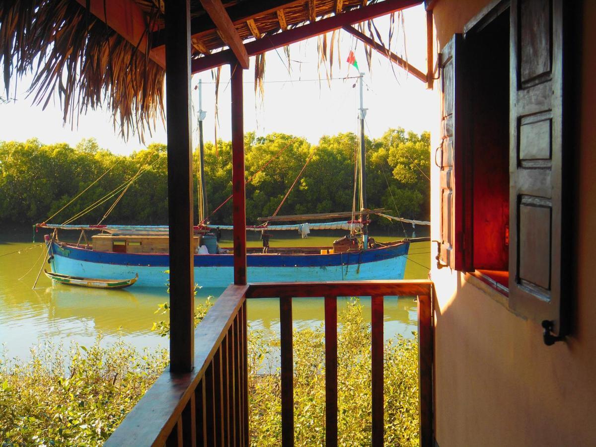 hotel trecicogne Morondava Exterior foto